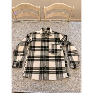H&M Plaid Shacket Overshirt Jacket Button Front Fleece Soft Cream Black Women S
